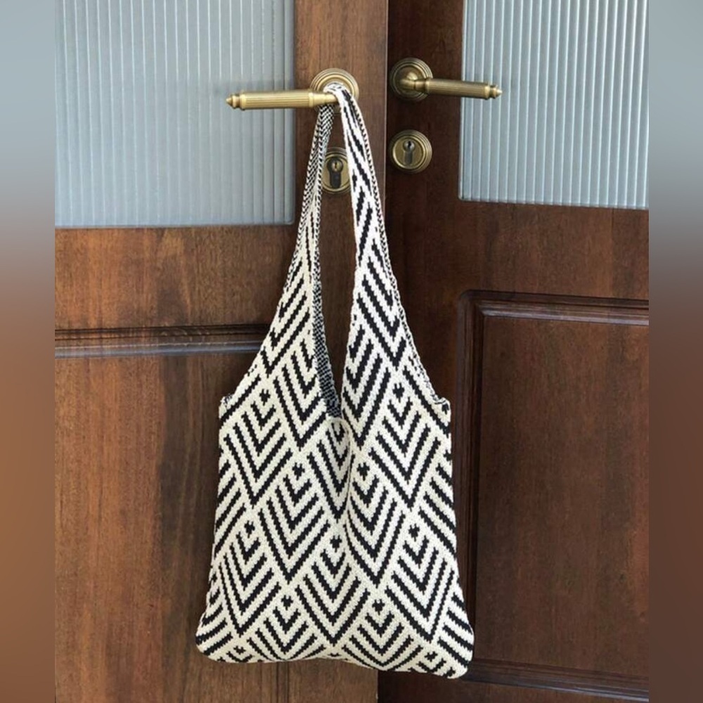 NEW Black and White Geometric Tote Bag - Picture 4 of 6